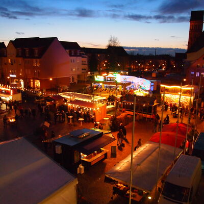 Bild vergr&ouml;&szlig;ern: Adventsmarkt 2011