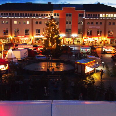 Bild vergr&ouml;&szlig;ern: Adventsmarkt 2011