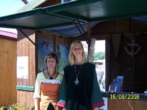 Das Team der Anklam-Information, Marianne D&uuml;now und Marlen Trense