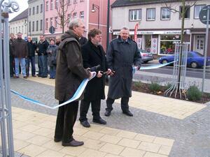 &Uuml;bergabe Neuer Markt